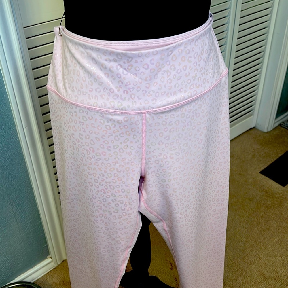 Zyia light and tight leggings